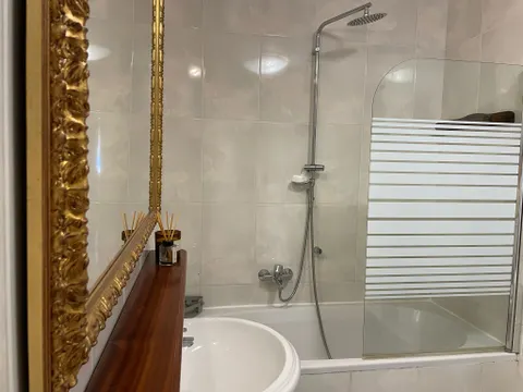 Split, Žnjan - Dvosobni stan sa loggiom i pogledom na more 100 m2