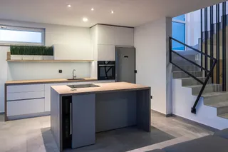 Krk, Linardići - Moderna luksuzna vila s infinity bazenom i pogledom na more 200m2