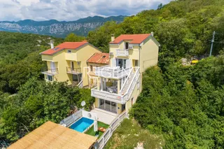 Crikvenica - Kamena kuća s pogledom na more