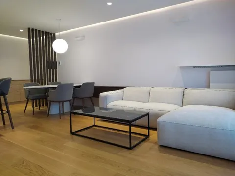 Zagreb, Trnje - Luksuzan trosoban stan 93 m2 najam