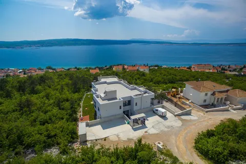Crikvenica - Prostrana kuća s pogledom na more
