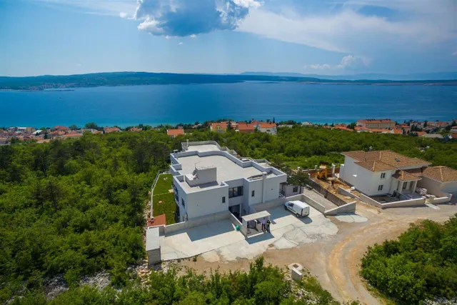Crikvenica - Prostrana kuća s pogledom na more