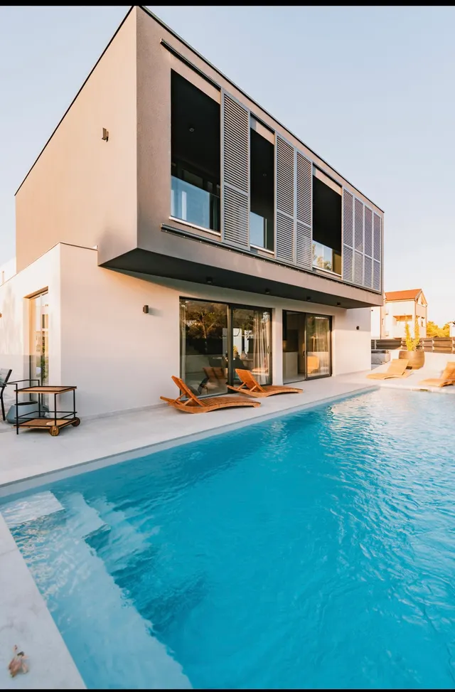 Šibenik, Vodice - Moderna vila, novogradnja 200 m2