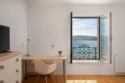 Šibenik - Prekrasna luksuzna vila uz more 1000 m2