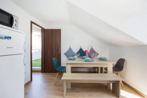 Trogir, centar- Kamena kuća 174 m2