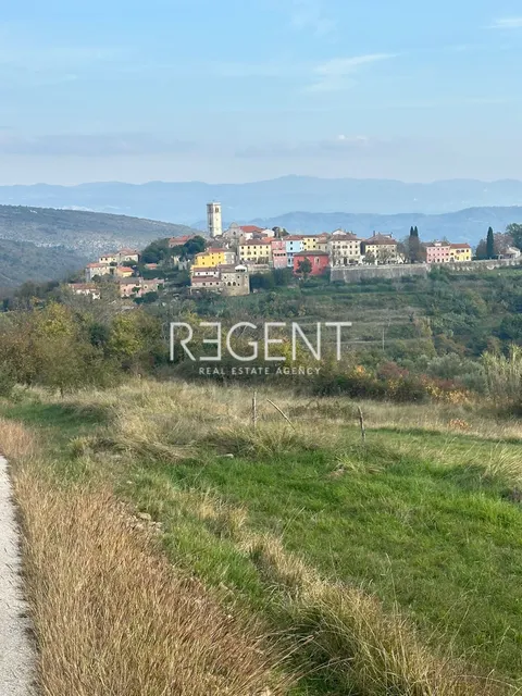 Istra, Oprtalj – Građevinsko zemljišto s projektom, NOVA CIJENA!