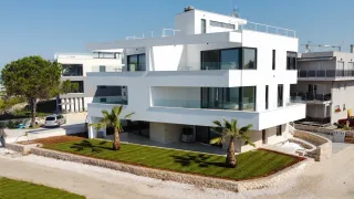 Sukošan - Luksuzno moderna zgrada s dva apartmana