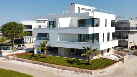 Sukošan - Luksuzno moderna zgrada s dva apartmana