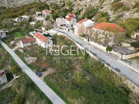 Split, Podstrana- Kamena kuća s pogledom na more