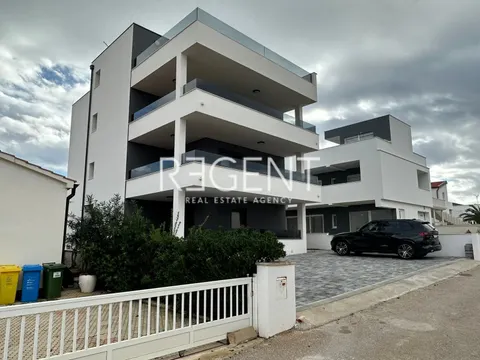 Zadar, Vir - dvosoban stan 50m od mora 121 m2