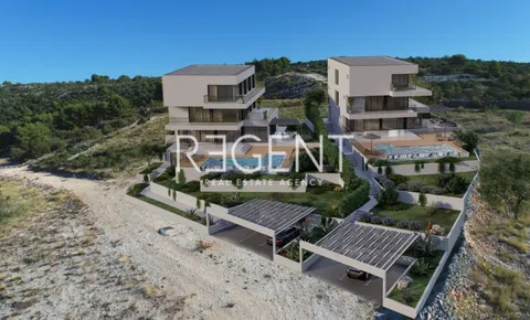 Šibenik, Rogoznica- Zemljište s projektom za izgradnju dvije luksuzne vile 1741m2