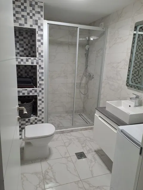 Zagreb, Maksimir - dvosoban stan s parkirnim mjestom 55 m2 najam