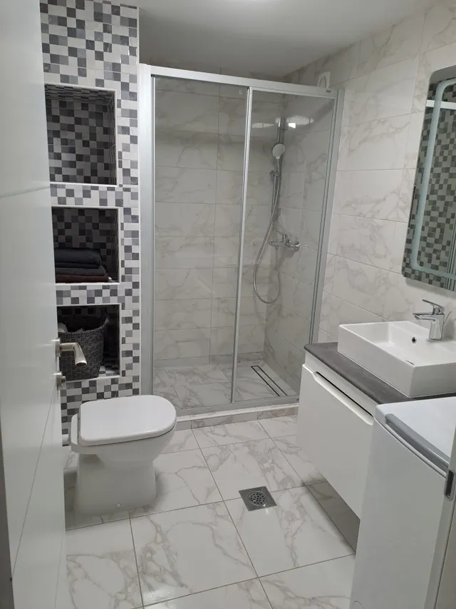 Zagreb, Maksimir - dvosoban stan s parkirnim mjestom 55 m2 najam