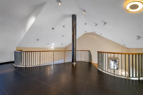 Zagreb, Gornji Bukovac - Prekrasna vila s vrtom, 591 m2