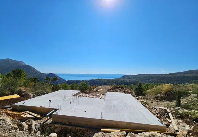 Omiš - Moderna vila u izgradnji 154 m2