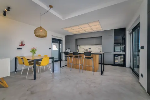 Zagreb, Remete: Luksuzni penthouse 105m2 za najam