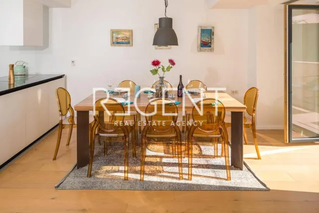 Hvar- kamena vila unikatnog dizajna 250m2