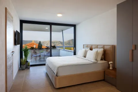 Krk, Linardići - Luksuzna vila s pogledom na more, infinity bazenom i saunom 350m2