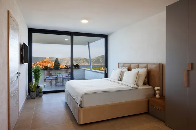 Krk, Linardići - Luksuzna vila s pogledom na more, infinity bazenom i saunom 350m2