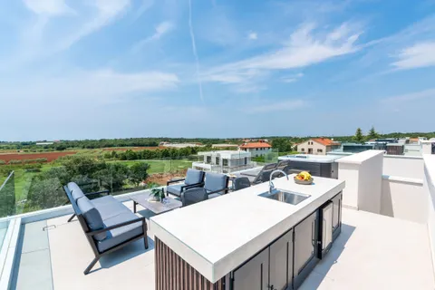 Istra, Poreč – Dizajnerska vila s pogledom na more 310 m2