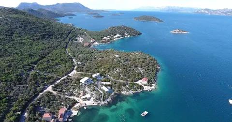 Pelješac, Brijesta - Građevinsko zemljište s pogledom na more 4250 m2