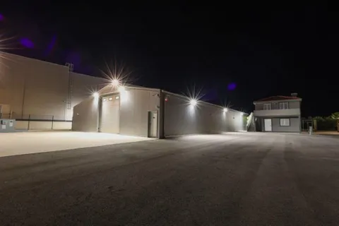 Trogir, Plano - poslovni prostor 500 m2