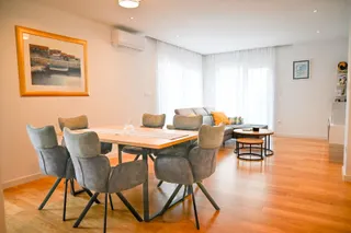 Podstrana, Strožanac - Dvosoban stan s vrtom 71 m2 dugoročno