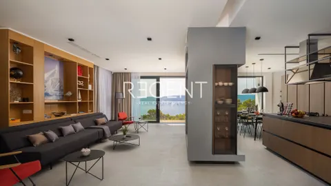 Omiš – Dvije ekskluzivne vile s bazenima i panoramskim pogledom