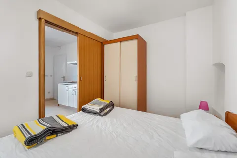 Makarska, Centar - Apartmanska kuća u blizini centra bruto površine 186 m2