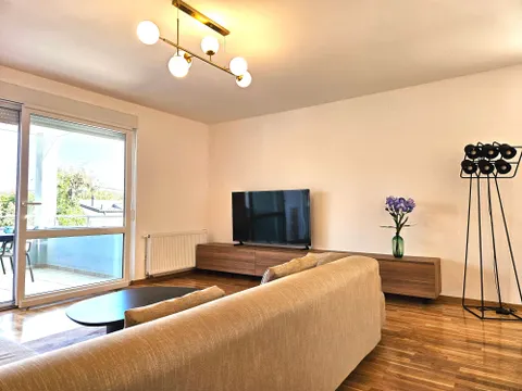 Zagreb, Pantovčak - Luksuzan četverosoban stan s terasom 166 m2 + garaža , prvi najam
