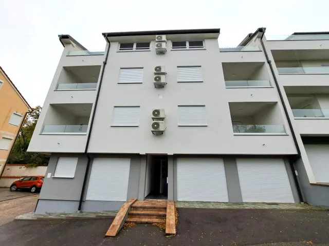 Crikvenica - Stambena novogradnja 100 m od mora