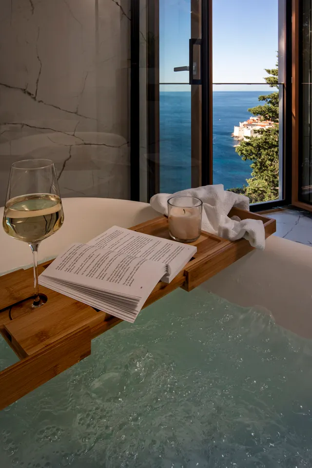 Dubrovnik - Impresivna vila s pogledom na more i grad Dubrovnik 500 m2