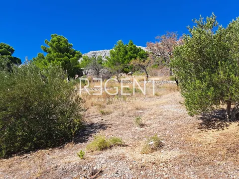 Omiš, Marušići - Ekskluzivno zemljište prvi red do mora, 4100m2