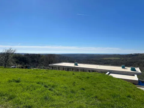 Istra, Krasica - Građevinsko zemljište s građevinskom dozvolom 1004 m2