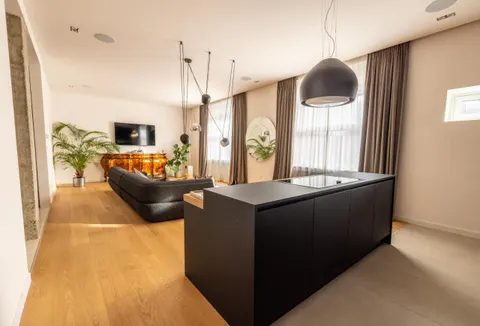 Zagreb, Centar - luksuzan dvosoban stan u strogom centru 90 m2