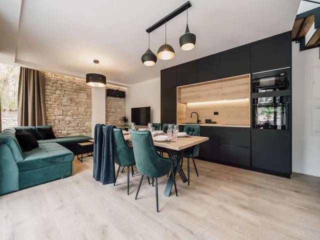 Zadar, Privlaka – Novoizgrađena kameno-moderna vila