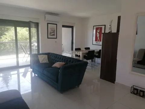 Kaštela - Dvosoban stan s lođom i pogledom na more 56,72 m²