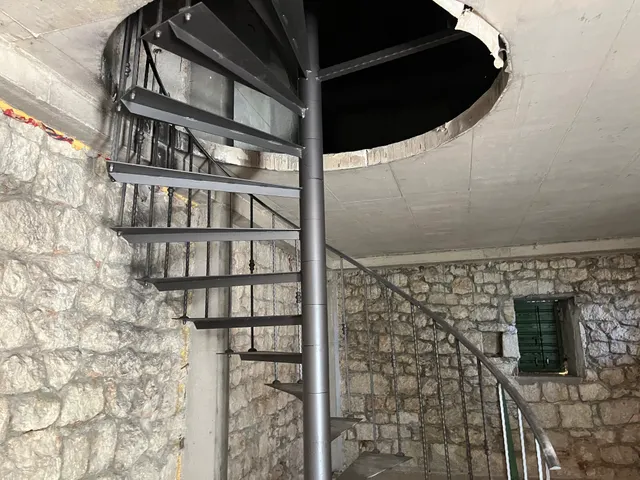 Split, Podstrana- Kamena kuća s pogledom na more