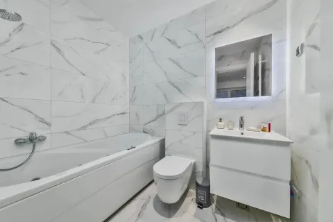 Zagreb, VMD Heinzleova – Četverosoban penthouse 128 m² s loggiom