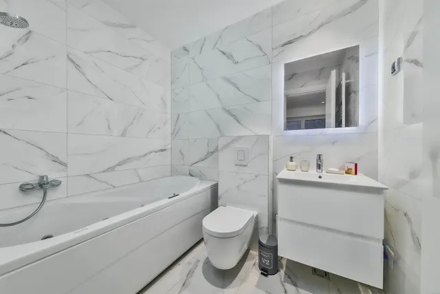 Zagreb, VMD Heinzleova – Četverosoban penthouse 128 m² s loggiom