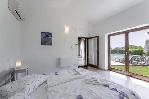 Istra, Sveti Lovreč - Autentična kamena vila 280 m2