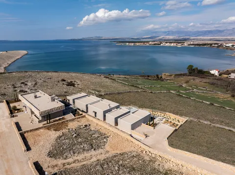 Pag, Povljana - Luksuzna vila s privatnim grijanim bazenom