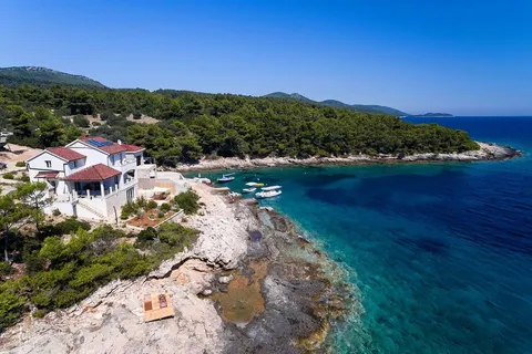 Otok Korčula - Prekrasna zapanjujuća vila uz more 312 m2