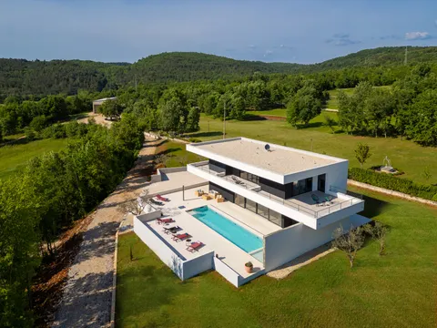 Istra, Grožnjan - Luksuzna dizajnerska vila 682 m2 novogradnja