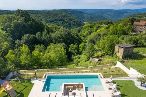 Kašćerga, Istra - Luksuzna vila u srcu Istre