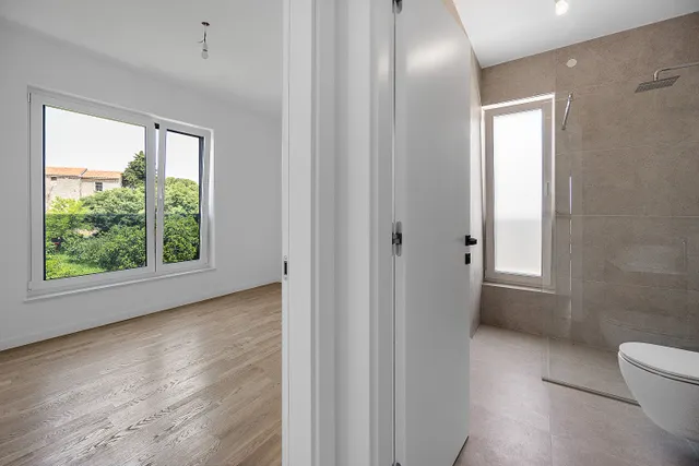 Istra, Tar - Ekskluzivan penthouse s krovnom terasom u novogradnji 130 m2