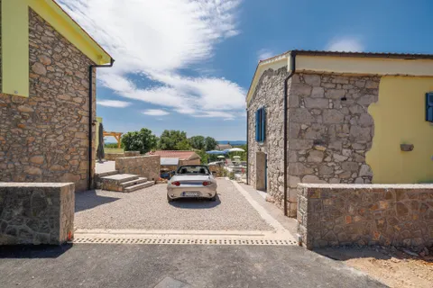 Krk - Luksuzna vila za najam 135 m2