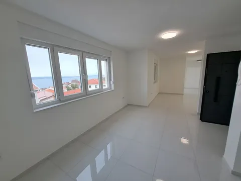 Crikvenica - Četverosoban stan s dvije terase 110 m2, NOVOGRADNJA
