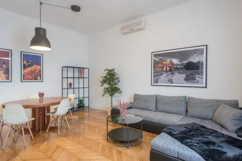 Zagreb, Draškovićeva- Luksuzan šesterosoban penthouse 218m2