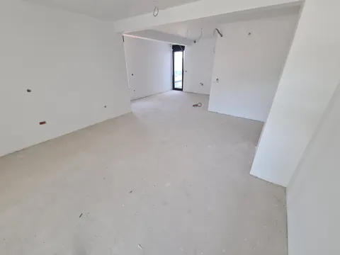 Makarska, Centar - Trosoban penthause s pogledom na more 117 m2